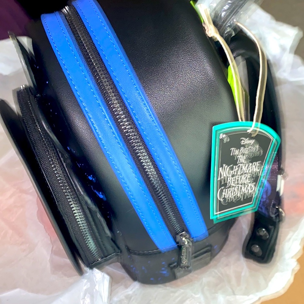 Loungefly Oogie Boogie(Moving roulette) Mini backpack! BNIB !π€ππππππ²π - Picture 11 of 15